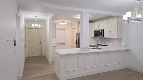 370 NW 76th Ave #204, Margate, FL 33063