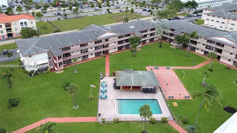 5300 Washington St #S112, Hollywood, FL 33021