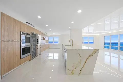 3410 Galt Ocean Dr #PH2N, Fort Lauderdale, FL 33308