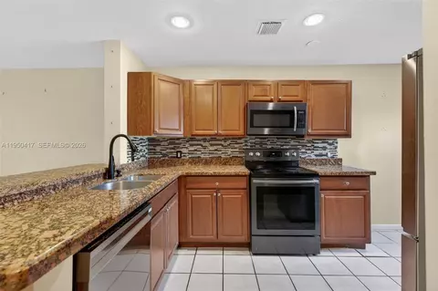 7033 Woodmont Way, Tamarac, FL 33321