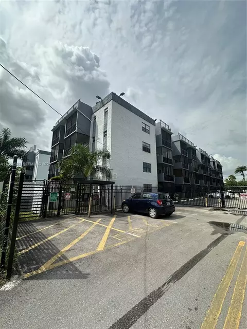 13500 NE 3rd Ct #408, North Miami, FL 33161