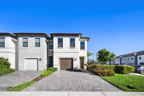 2121 S Appleton Cir S, Oakland Park, FL 33309