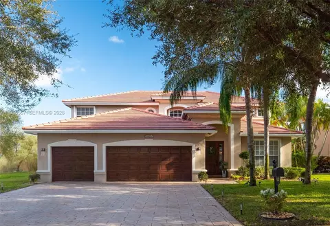 5923 NW 54th Cir, Coral Springs, FL 33067