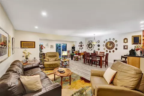 3302 Farragut St #5C, Hollywood, FL 33021