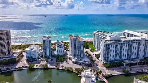 2401 Collins Ave #1103, Miami Beach, FL 33140