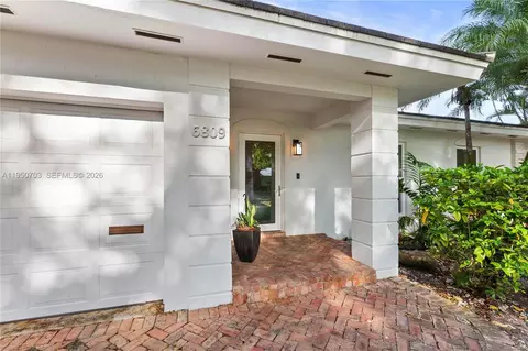 6809 Mentone St, Coral Gables, FL 33146 photo 3
