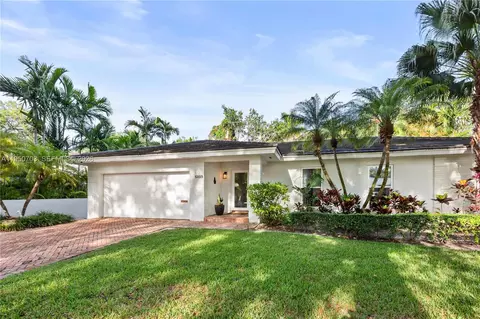 6809 Mentone St, Coral Gables, FL 33146 photo 2