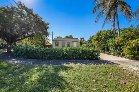 200 Carlisle Dr, Miami Springs, FL 33166