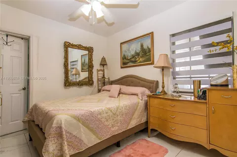 943 W 64th Pl, Hialeah, FL 33012 photo 22