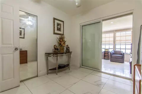 943 W 64th Pl, Hialeah, FL 33012 photo 5