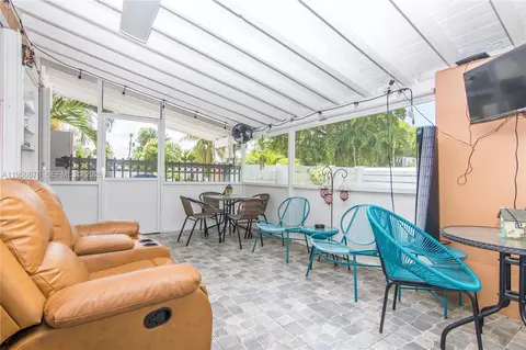943 W 64th Pl, Hialeah, FL 33012 photo 28