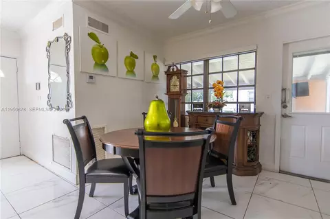 943 W 64th Pl, Hialeah, FL 33012 photo 12