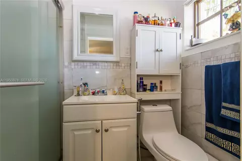 943 W 64th Pl, Hialeah, FL 33012 photo 21
