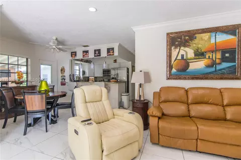 943 W 64th Pl, Hialeah, FL 33012 photo 10
