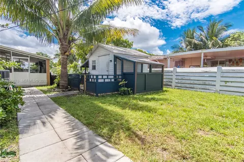943 W 64th Pl, Hialeah, FL 33012 photo 24