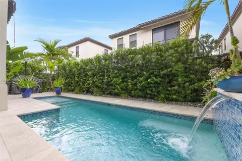 3338 W 97th Ter, Hialeah, FL 33018 photo 47