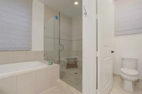 3338 W 97th Ter, Hialeah, FL 33018 photo 36