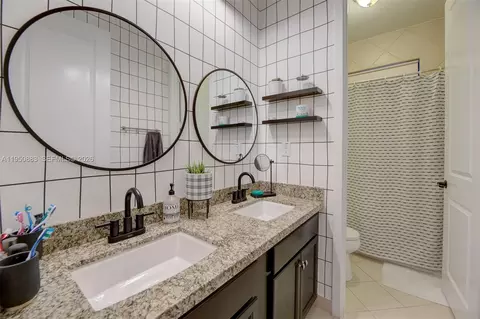 3338 W 97th Ter, Hialeah, FL 33018 photo 42