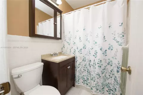 5431 W 2nd Ave, Hialeah, FL 33012 photo 13