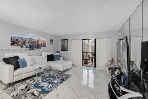 8415 SW 107th Ave #323W, Miami, FL 33173