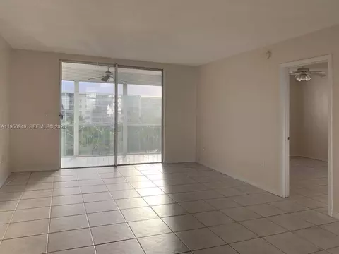 2855 Leonard Dr #H404, Aventura, FL 33160