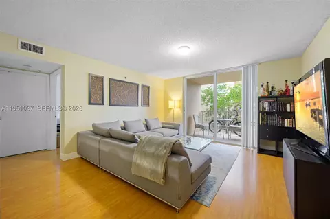 19555 E Country Club Dr #8303, Aventura, FL 33180