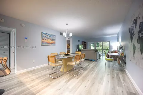 4000 Crystal Lake Dr #114, Pompano Beach, FL 33064