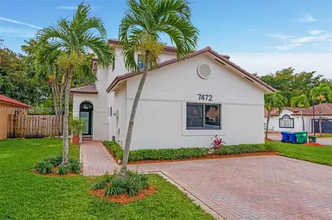 7472 NW 167th St, Hialeah, FL 33015