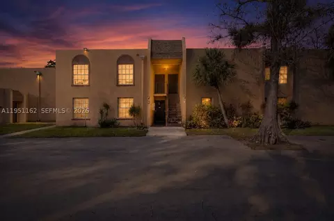 4221 NW 19th St #289, Lauderhill, FL 33313