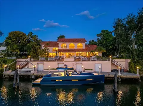 6636 Riviera Dr, Coral Gables, FL 33146