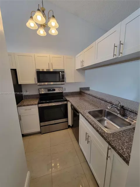 958 Coral Club Dr #958, Coral Springs, FL 33071