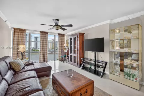 1000 Parkview Dr #806, Hallandale Beach, FL 33009