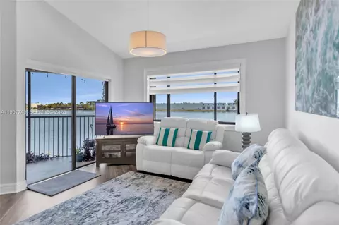 15539 N Miami Lakeway N #203-22, Miami Lakes, FL 33014