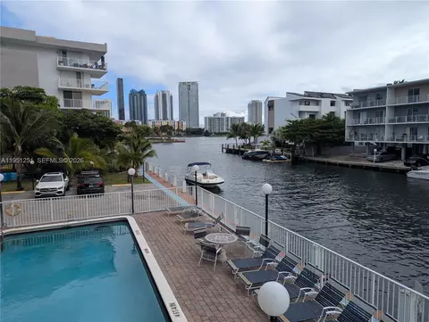 3948 NE 169th St #203, North Miami Beach, FL 33160