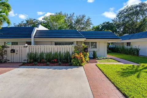 8134 SW 83rd St, Miami, FL 33143