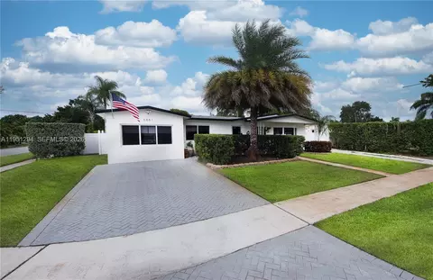 6661 SW 6th St, Pembroke Pines, FL 33023