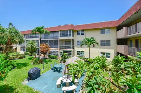 3071 NW 47th Ter #321, Lauderdale Lakes, FL 33313