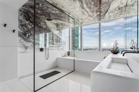 851 NE 1st Ave #3411, Miami, FL 33132