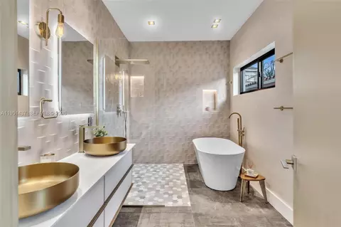 Bath - 9448 Abbott Ave, Surfside, FL 33154 photo 8 of 11