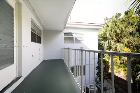 Exterior - 73 Edgewater Dr #3, Coral Gables, FL 33133 photo 1 of 2