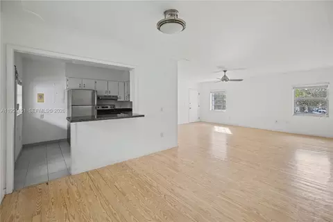 Living - 73 Edgewater Dr #3, Coral Gables, FL 33133 photo 3 of 8