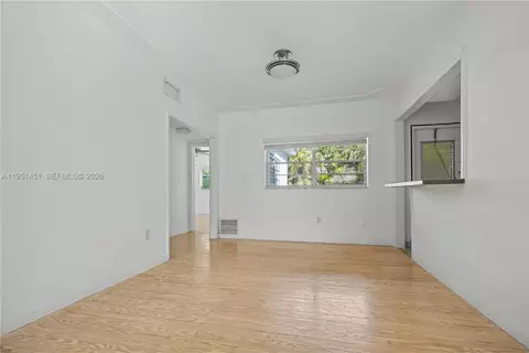Living - 73 Edgewater Dr #3, Coral Gables, FL 33133 photo 7 of 8
