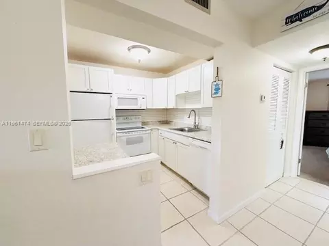 3061 NW 47th Ter #228B, Lauderdale Lakes, FL 33313