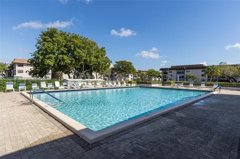 6085 N Sabal Palm Blvd #208, Tamarac, FL 33319