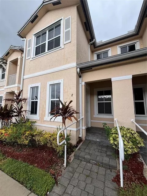 2819 SE 1st Dr #8, Homestead, FL 33033