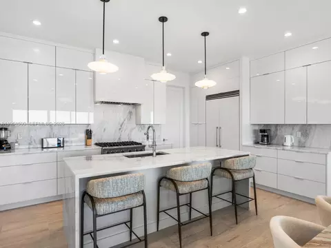 Kitchen - 83 Tingler Ln, Marathon, FL 33050 photo 2 of 5
