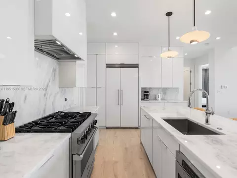 Kitchen - 83 Tingler Ln, Marathon, FL 33050 photo 3 of 5