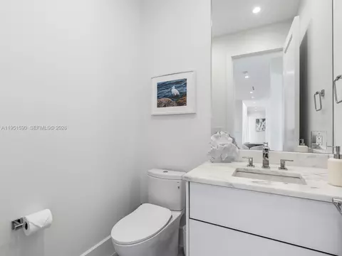 Bath - 83 Tingler Ln, Marathon, FL 33050 photo 3 of 7