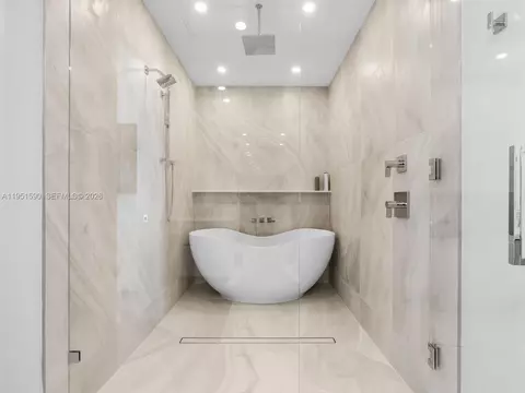 Bath - 83 Tingler Ln, Marathon, FL 33050 photo 6 of 7