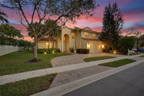 751 SW 191st Ave, Pembroke Pines, FL 33029